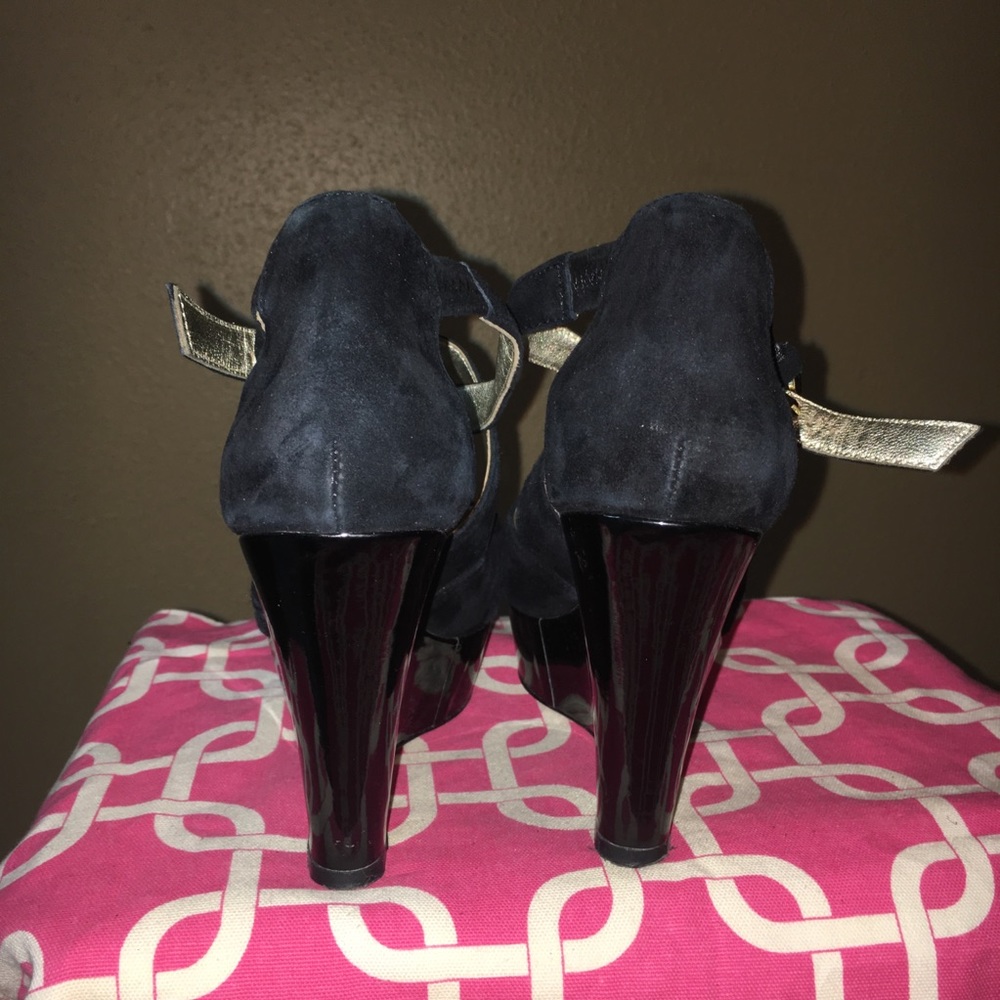 Shoes - Picture 3 of 5